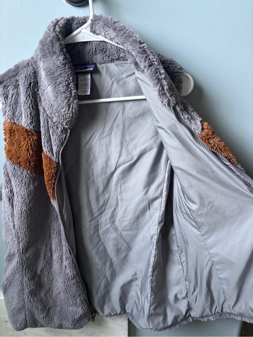 Patagonia Pelage Vest with Brown Chevron Accent women’s large - Picture 4 of 6